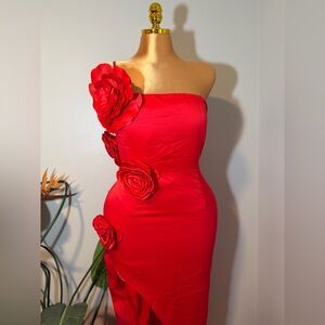 Red One-Shoulder Floral Applique Evening Dress